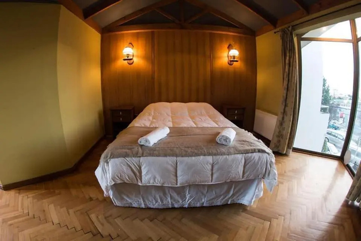 Room 2 of 14