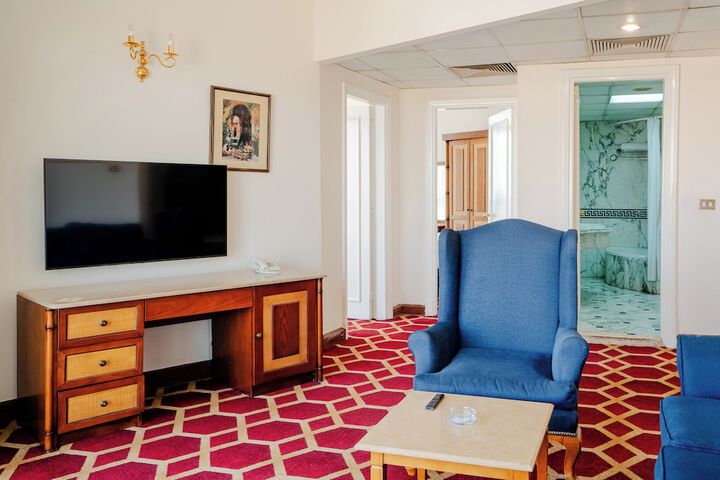 Room 105 of 117