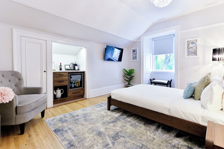 Double Deluxe Queen Bed (17 of 35)