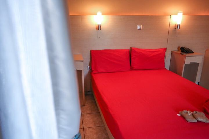 Room 5 of 24