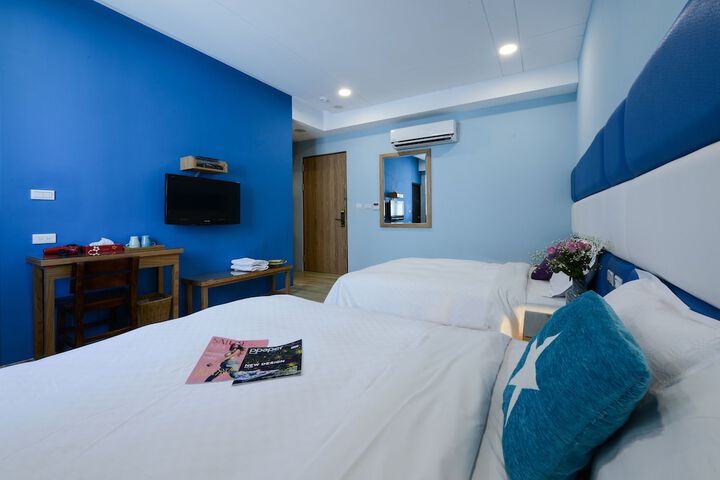 Room 10 of 75