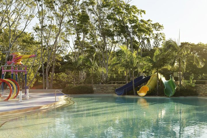 Hotel Pool