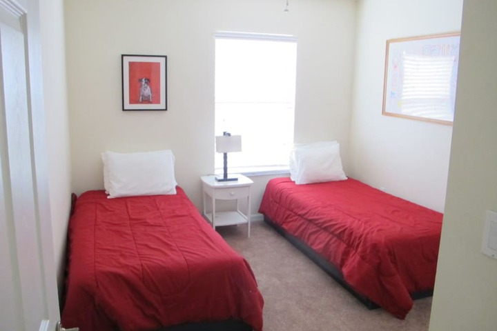 Room 9 of 38