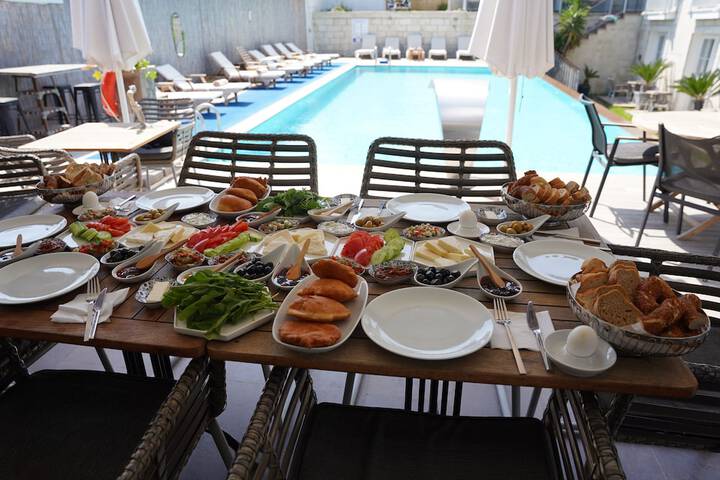 Breakfast/Coffee Service 54 of 72