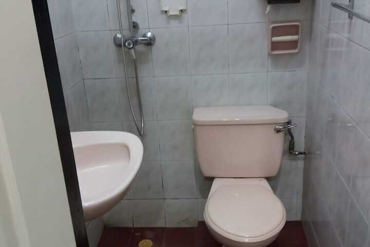 Room 15 of 28