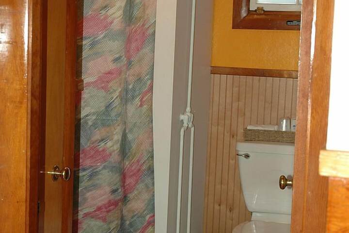 Room 34 of 93