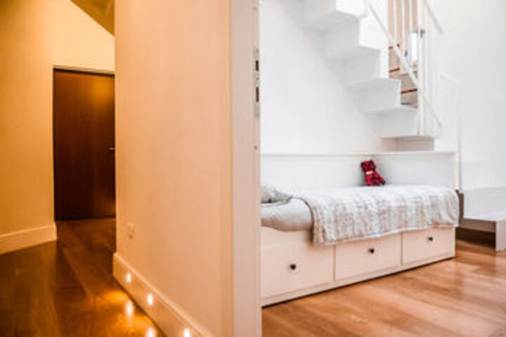 Room 42 of 161