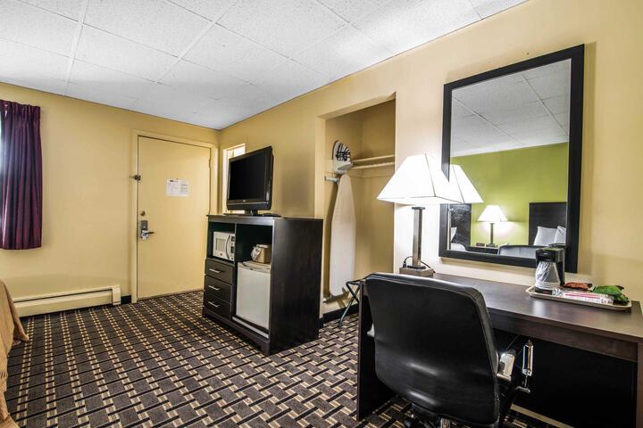 Hotel Suite Photo