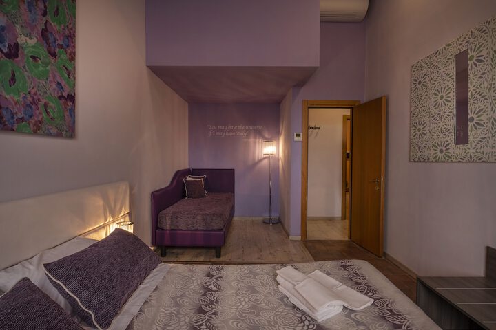 Room 42 of 104