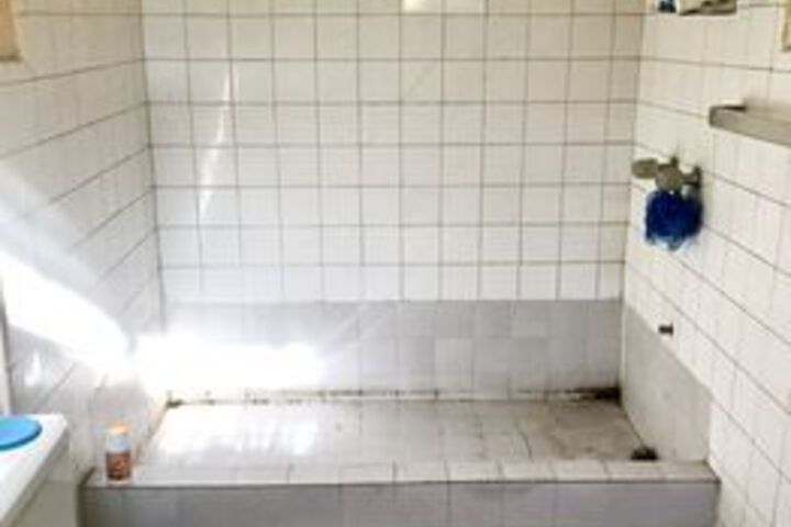 Room 4 of 71