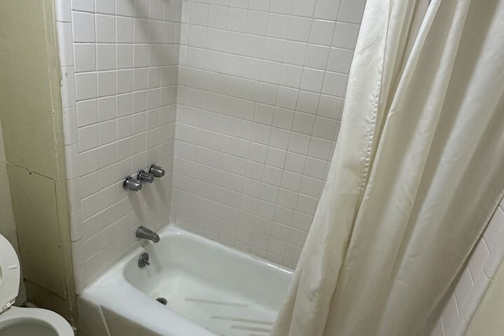 Room 9 of 15