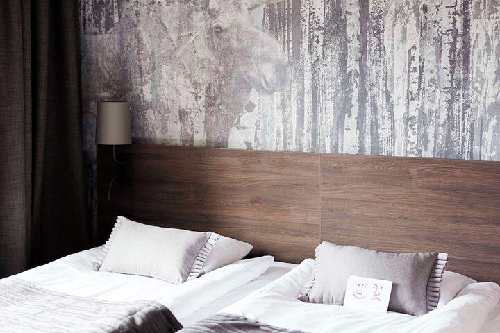 Room 14 of 65