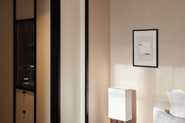 Room 8 of 22