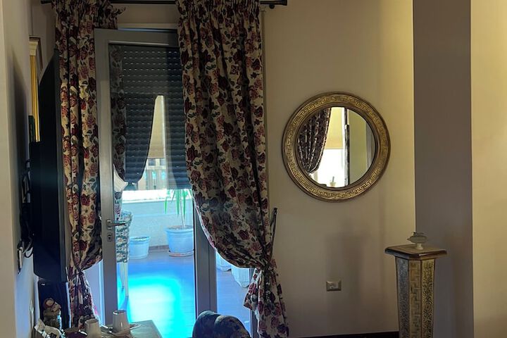 Room 9 of 34
