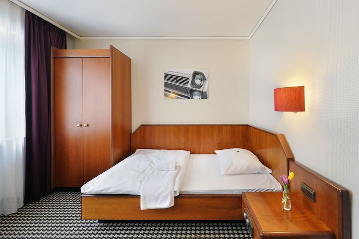 Room 25 of 60