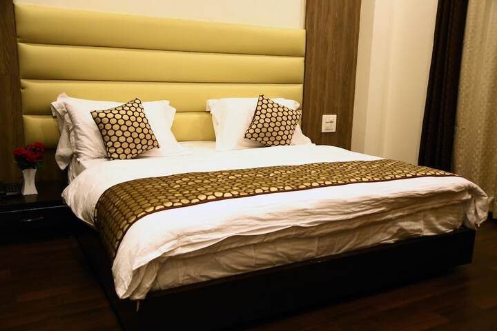 Room 11 of 39
