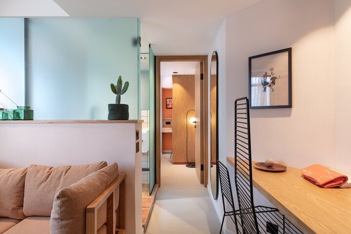 Room 17 of 32