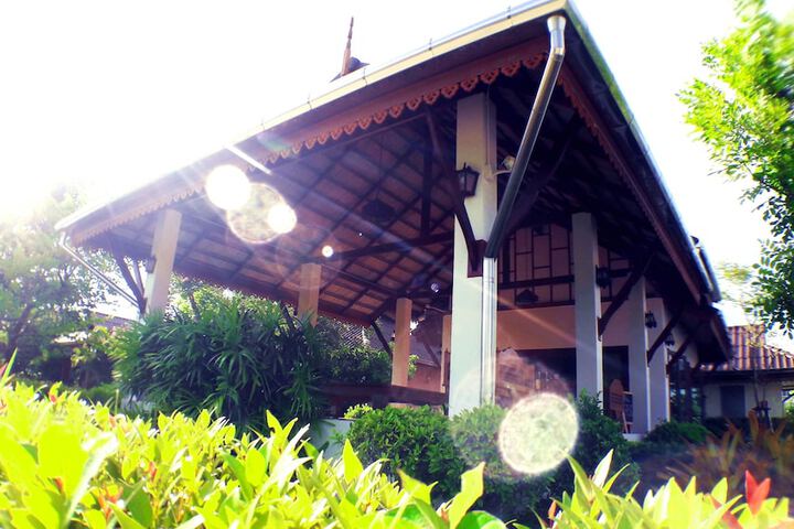 Exterior of Khum Nakhon Hotel
