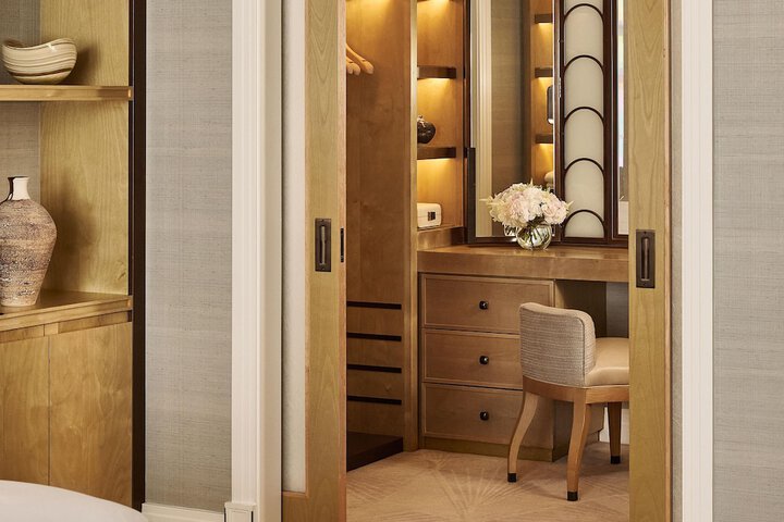 Room 43 of 126