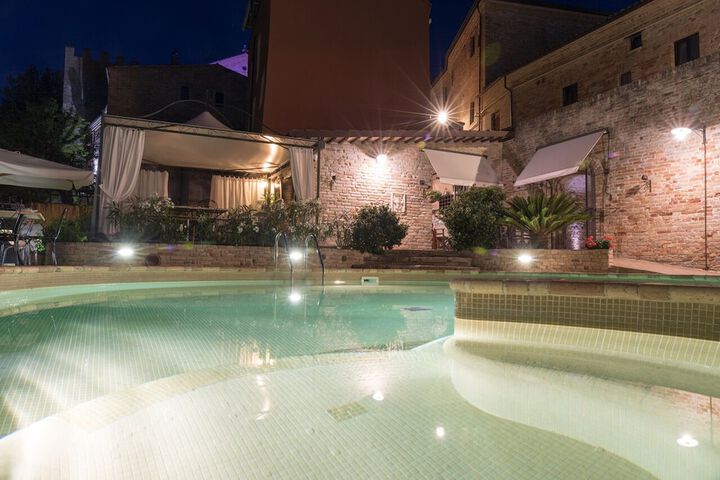 Hotel with Pool