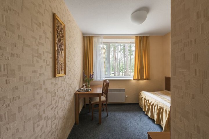 Room 19 of 64