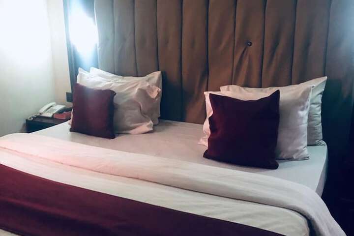 Room 4 of 29