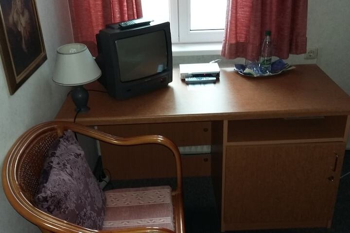 Room 10 of 46