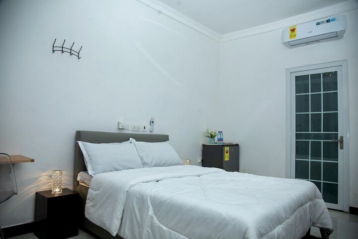 Room 30 of 77