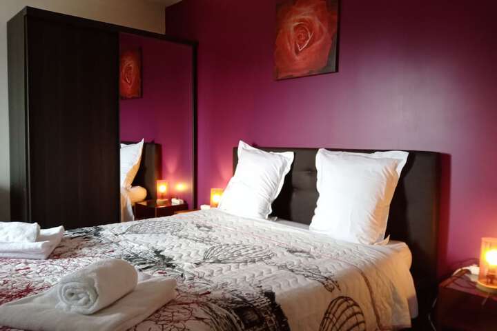Room 6 of 53