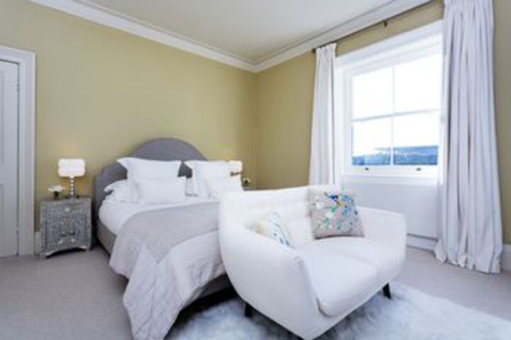 Room 9 of 22