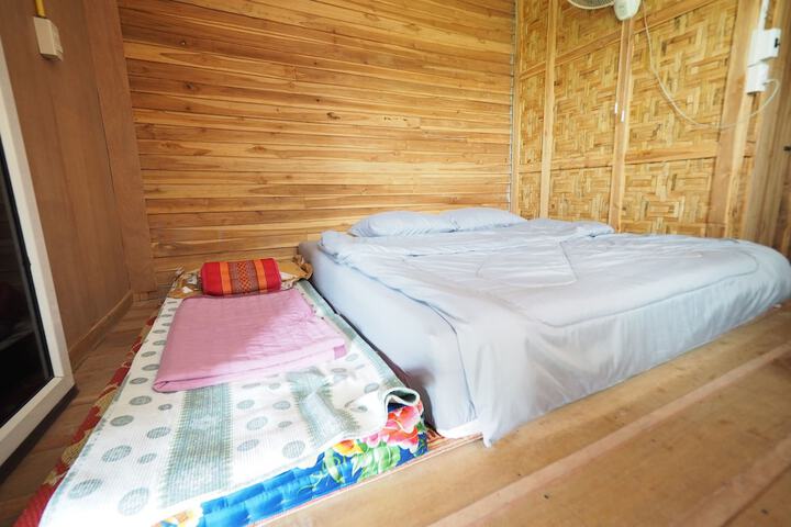 Room 9 of 25