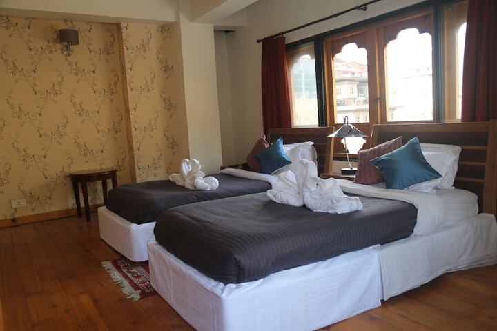 Room 7 of 18