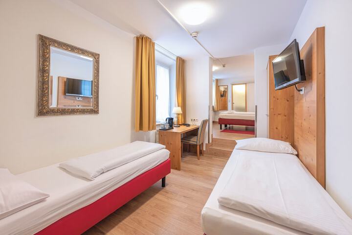 Room 10 of 47