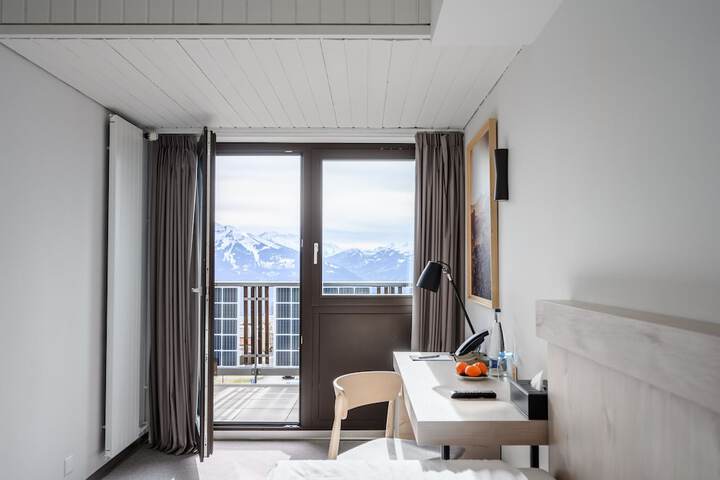 Room 44 of 74