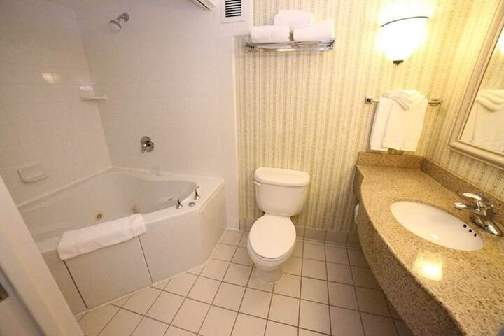 Room 22 of 28