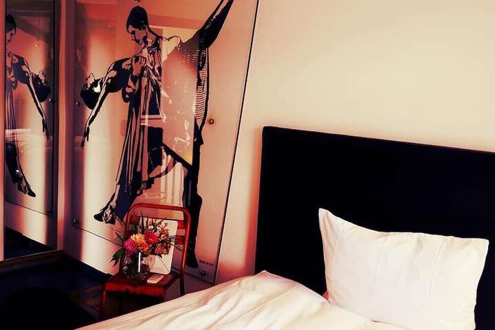 Room 25 of 79