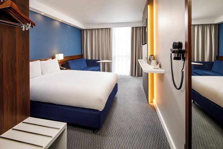 Room 8 of 44