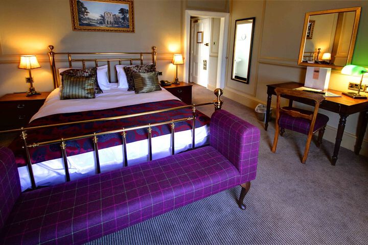 Room 11 of 27