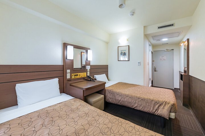 Room 12 of 52