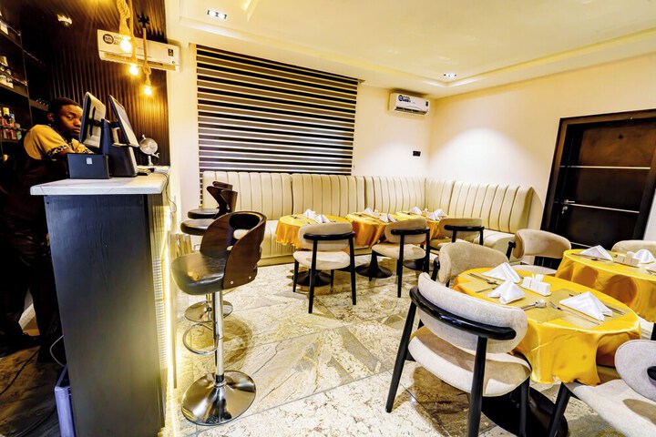 Dining 69 of 87