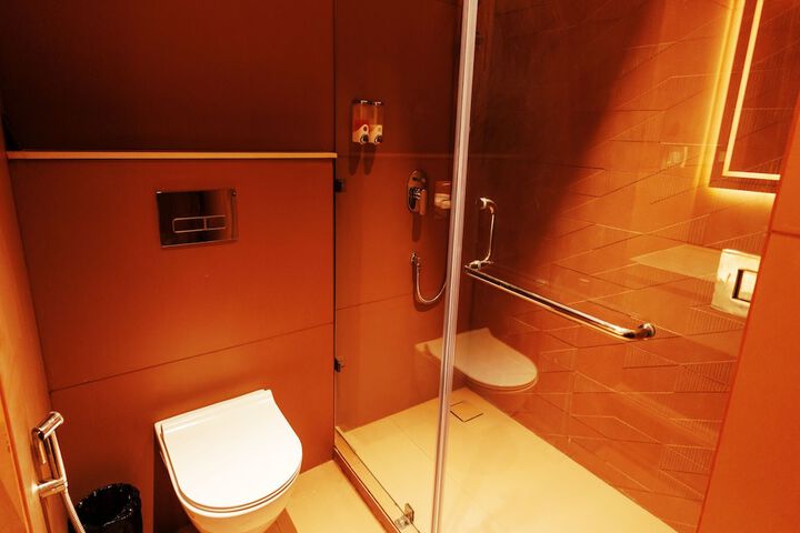 Room 15 of 18