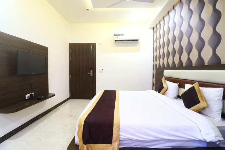 Room 8 of 39