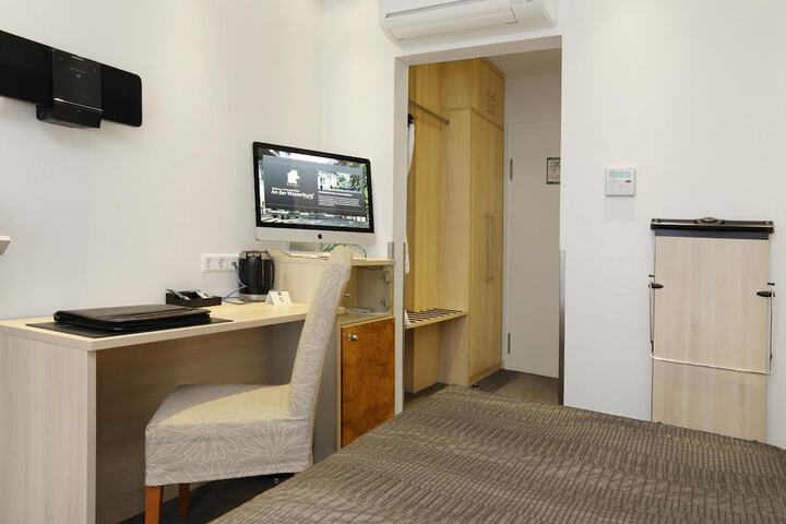 Room 12 of 51