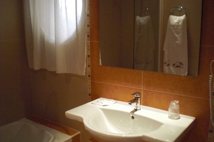 Room 6 of 7