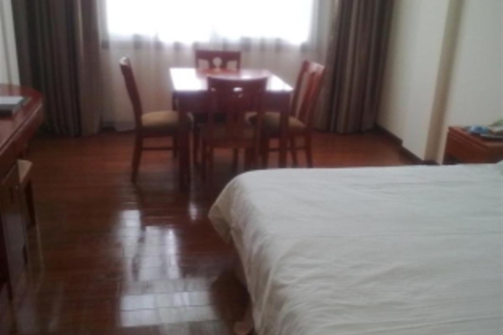 Room 5 of 9