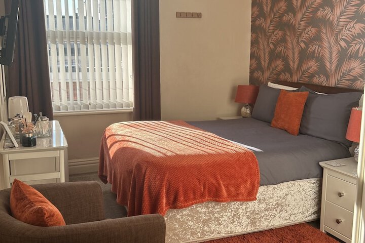 Room 3 of 44
