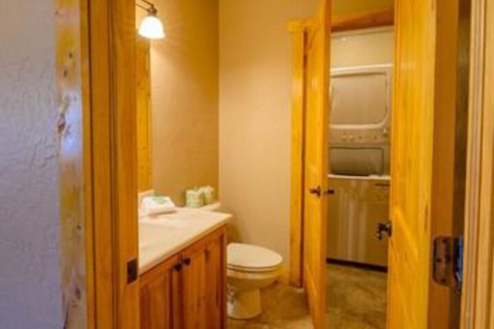 Room 5 of 18