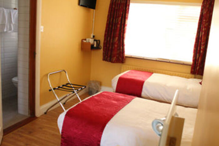 Room 11 of 27