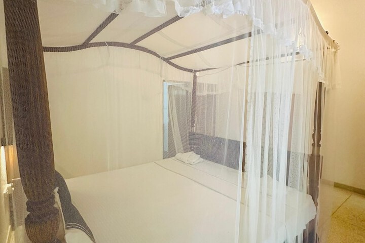 Room 52 of 123