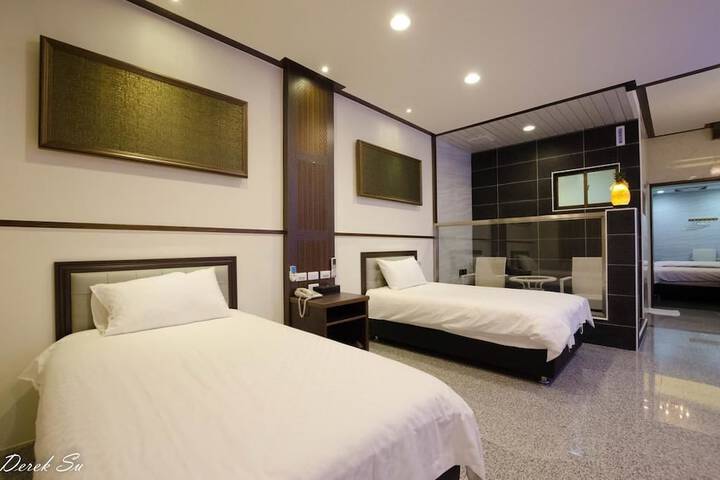 Room 7 of 31